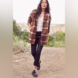 NWOT PAIGE Mayslie Straight Ankle Jeans  in Black Fog Coating Size 33